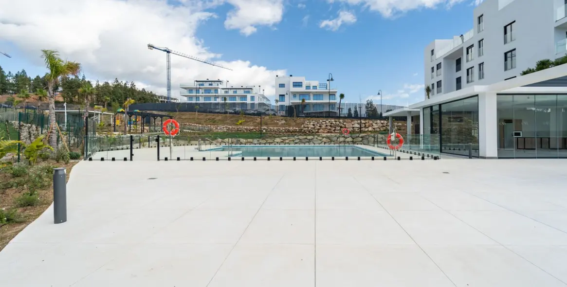 Sale of middle floor apartment in Mijas Costa 39