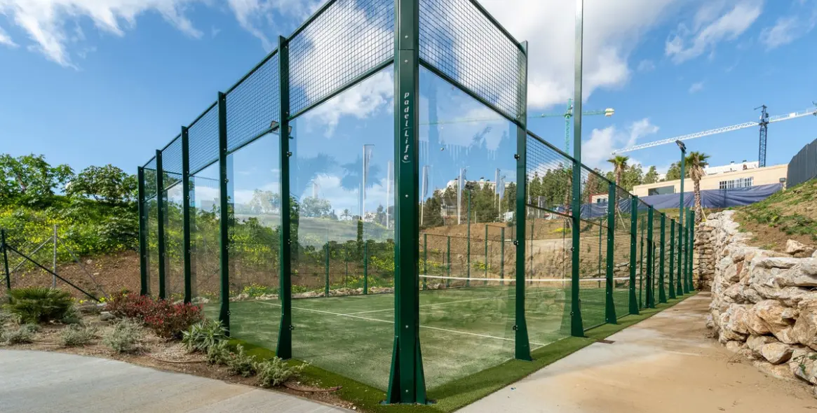 Sale of middle floor apartment in Mijas Costa 44