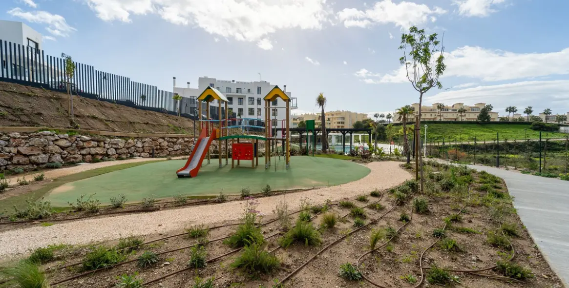 Sale of middle floor apartment in Mijas Costa 46