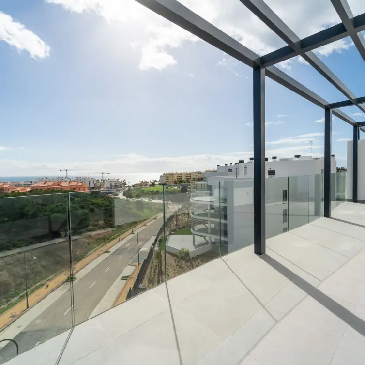 Sale of middle floor apartment in Mijas Costa