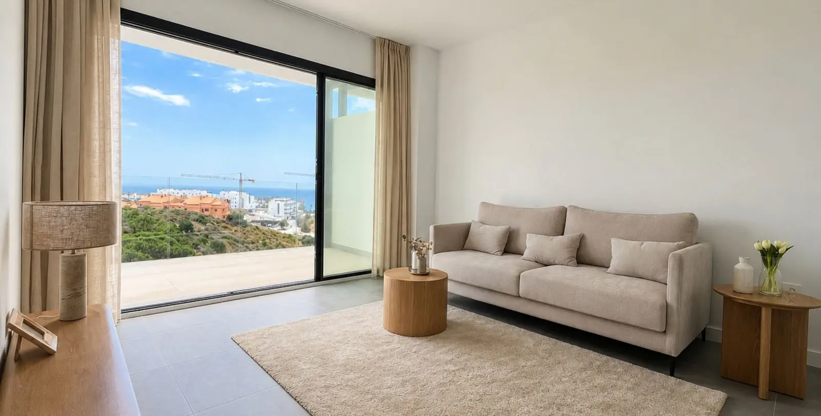 Sale of middle floor apartment in Mijas Costa 4