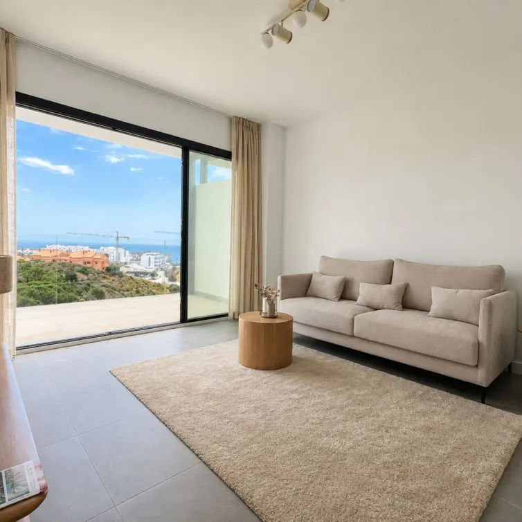 Sale of middle floor apartment in Mijas Costa