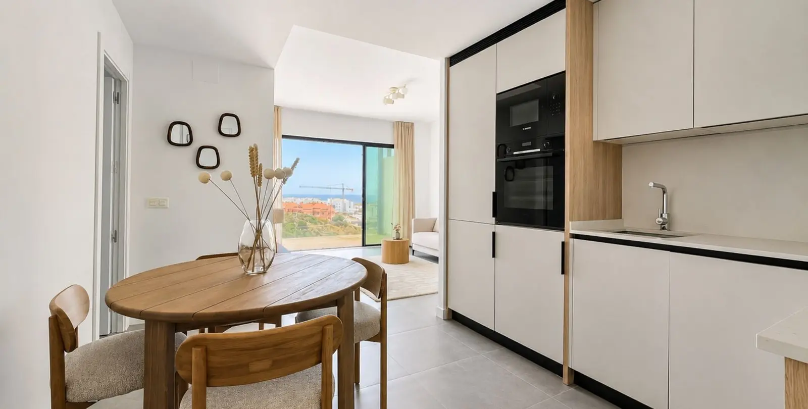 Sale of middle floor apartment in Mijas Costa 8