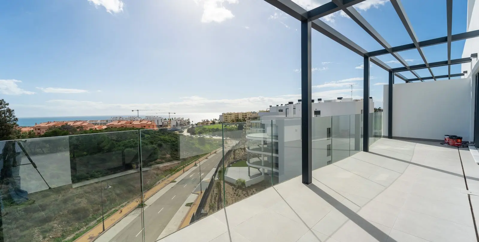 Sale of middle floor apartment in Mijas Costa 15