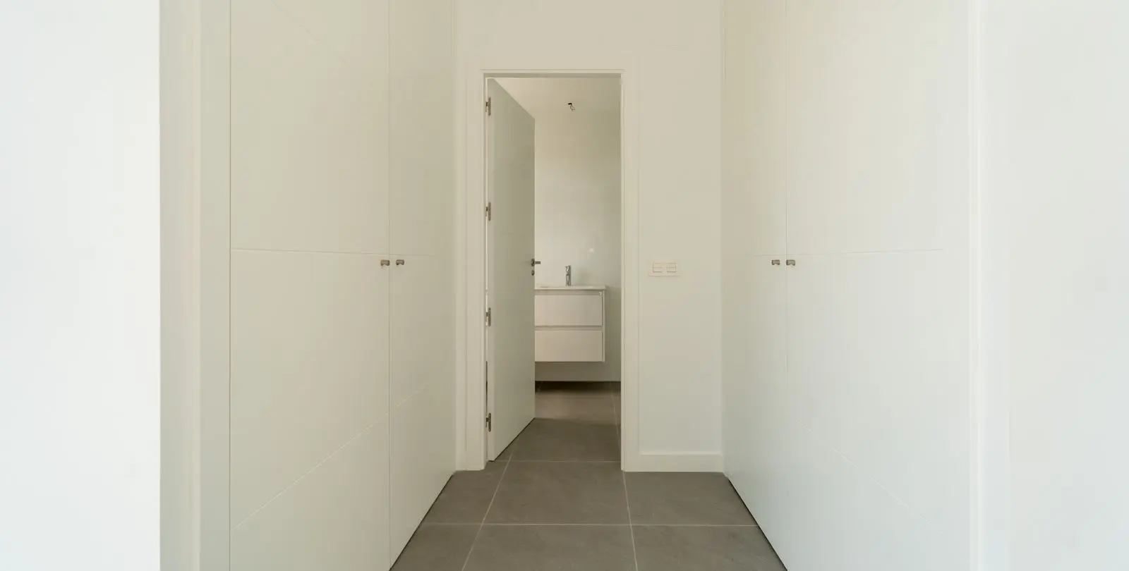 Sale of middle floor apartment in Mijas Costa 26