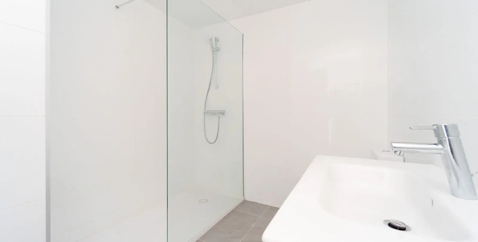 Sale of middle floor apartment in Mijas Costa 34