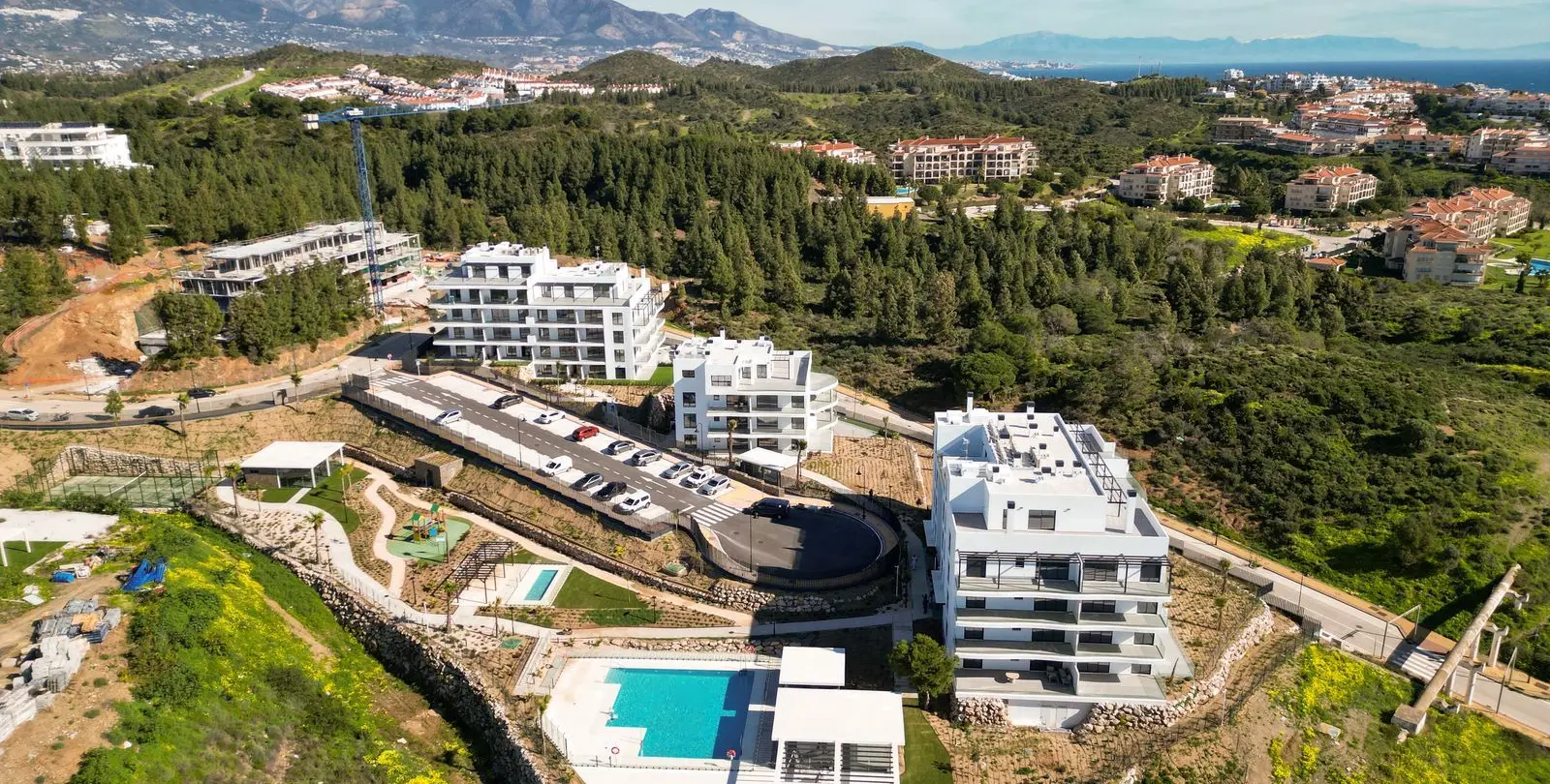 Sale of middle floor apartment in Mijas Costa 35