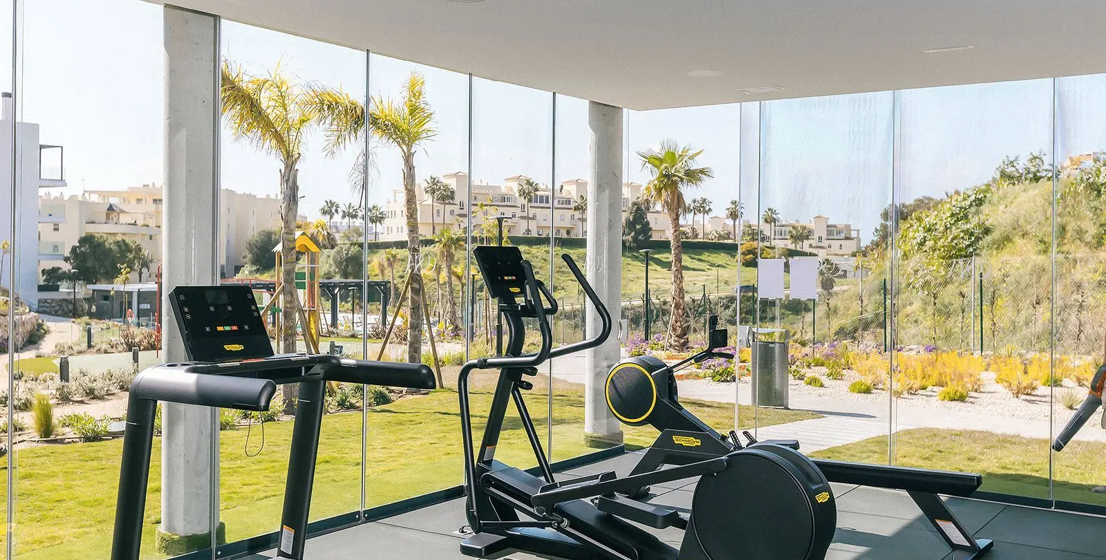 Sale of middle floor apartment in Mijas Costa 48