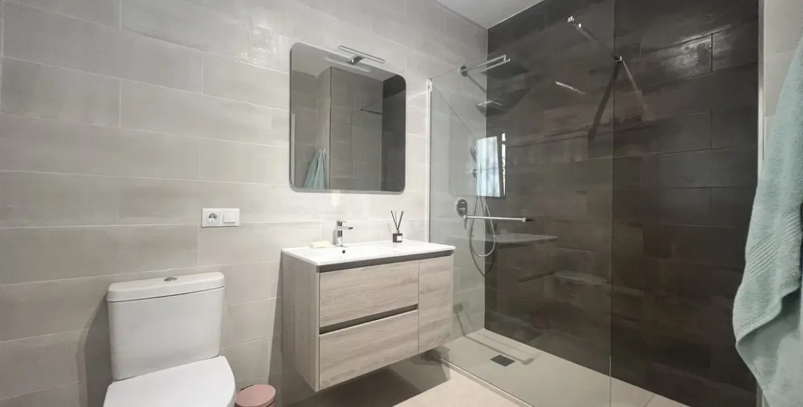 Venta de ático dúplex en La Quinta 11