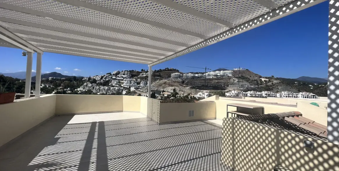 Venta de ático dúplex en La Quinta 18