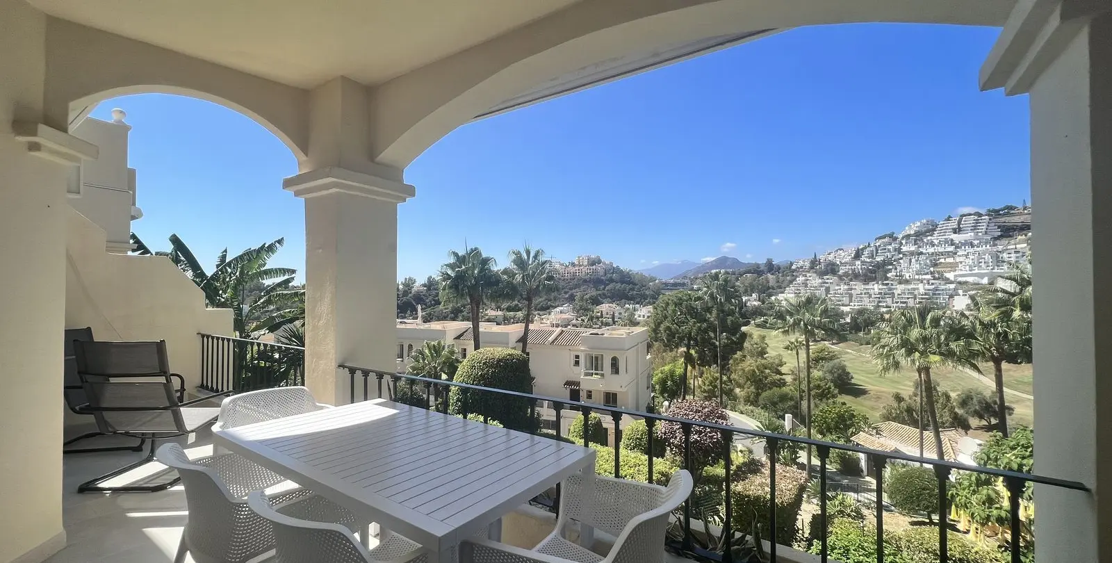 Sale of penthouse duplex in La Quinta 1