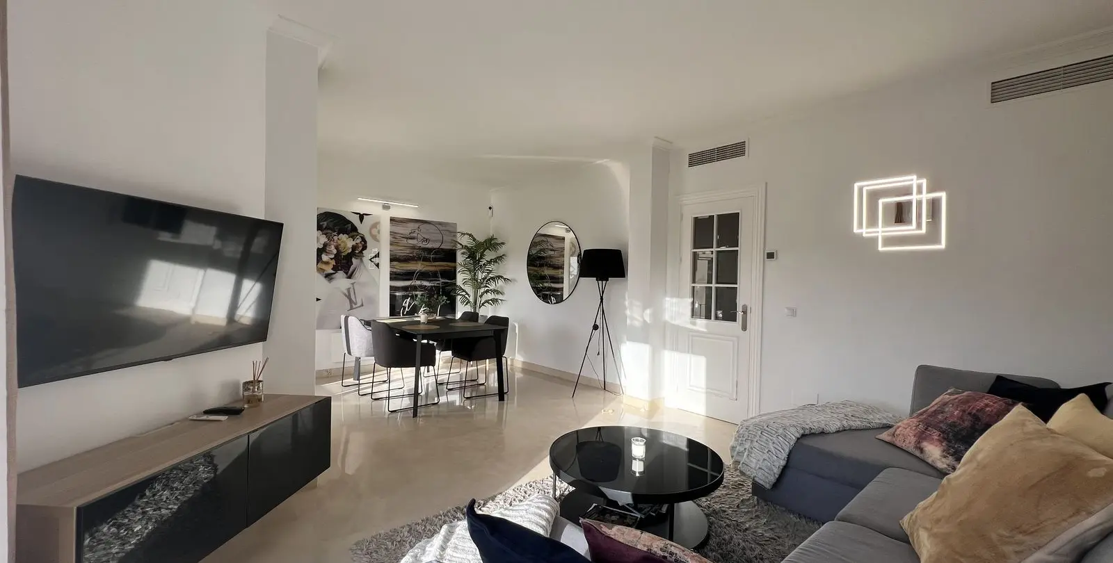 Sale of penthouse duplex in La Quinta 7