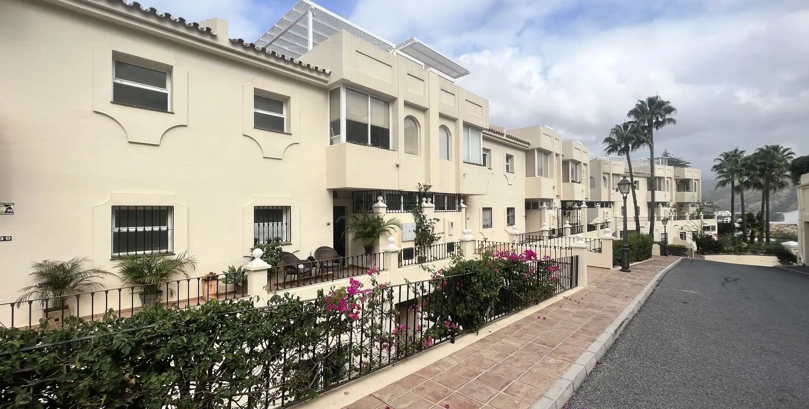 Sale of penthouse duplex in La Quinta 25
