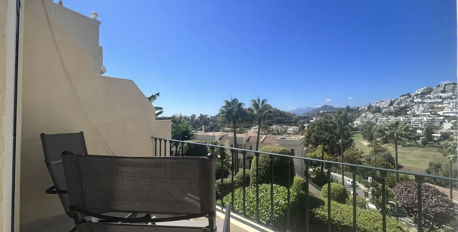 Sale of penthouse duplex in La Quinta 26