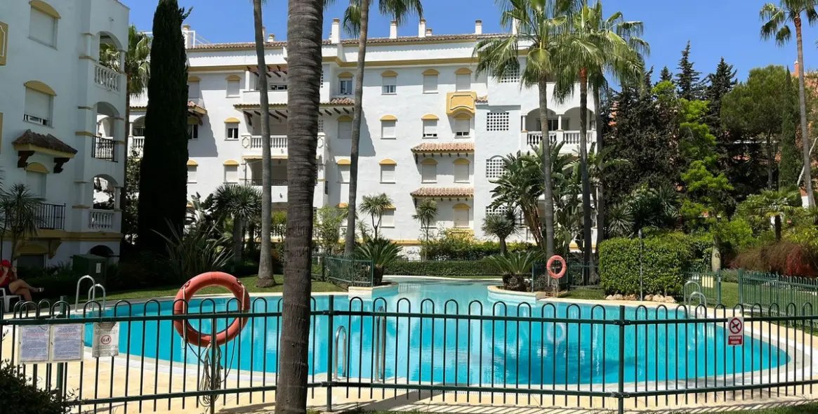 Venta de apartamento en planta baja en Marbella 2