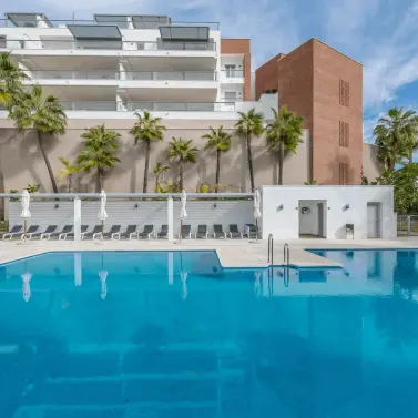 Venta de apartamento en planta baja en Los Arqueros