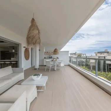 Venta de apartamento en planta baja en Los Arqueros