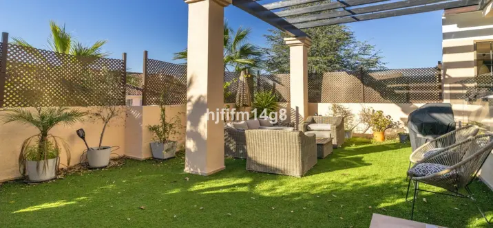 Venta de apartamento en planta baja en Nueva Andalucía 1