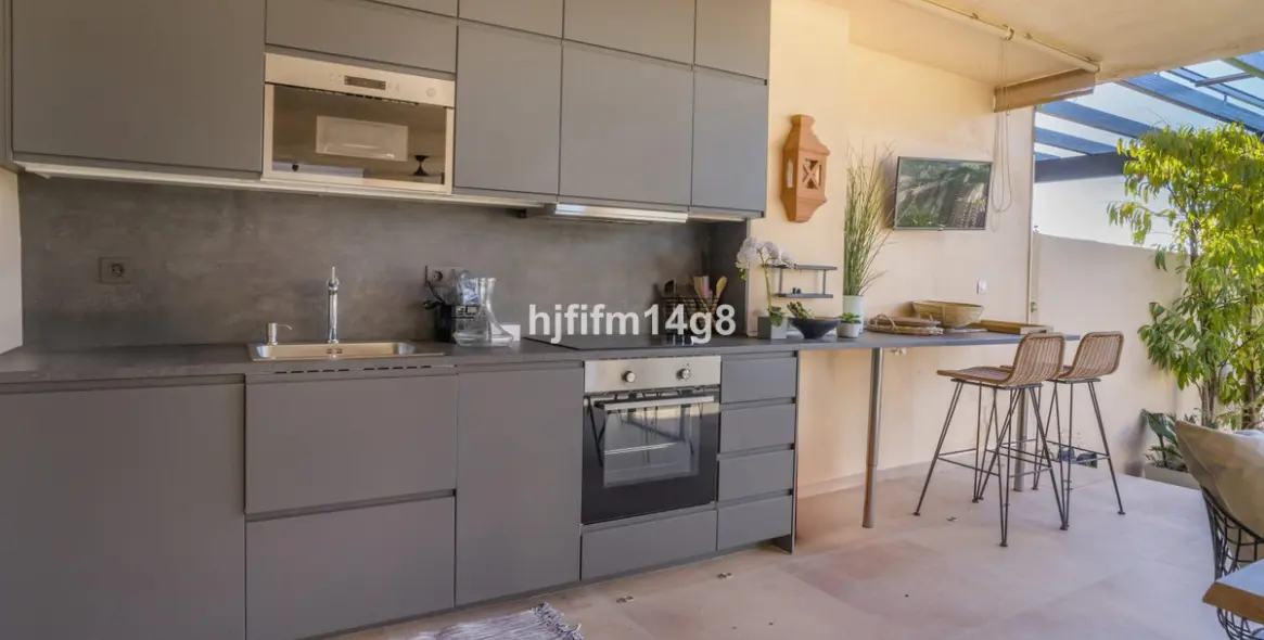 Venta de apartamento en planta baja en Nueva Andalucía 3