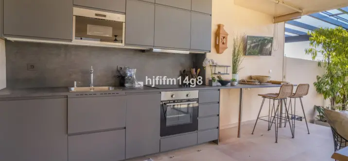 Venta de apartamento en planta baja en Nueva Andalucía 2