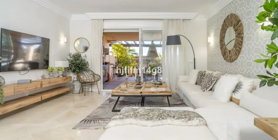 Venta de apartamento en planta baja en Nueva Andalucía 5