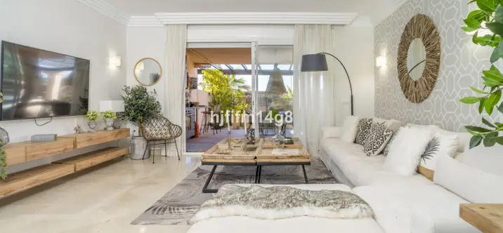 Venta de apartamento en planta baja en Nueva Andalucía 4