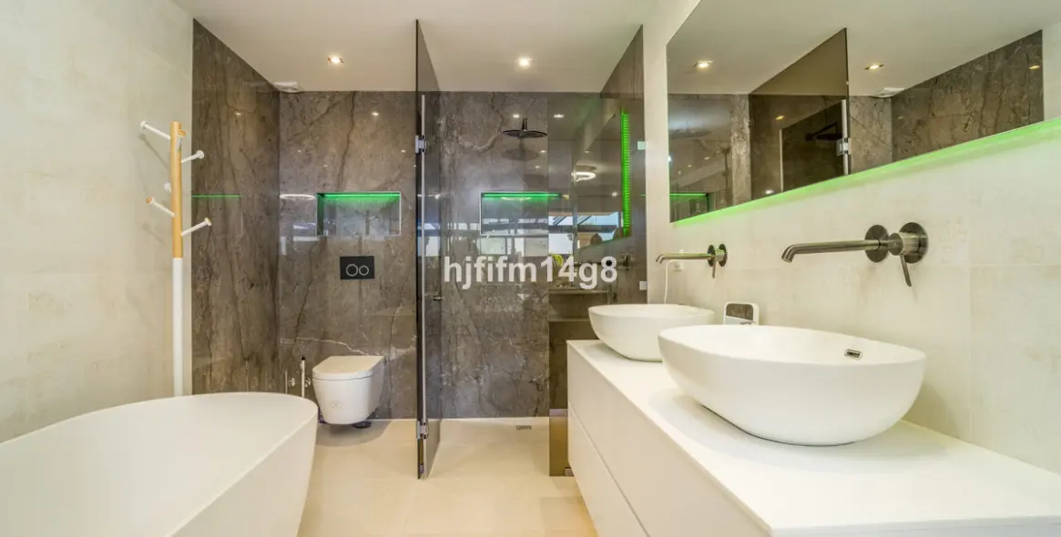 Venta de apartamento en planta baja en Nueva Andalucía 11