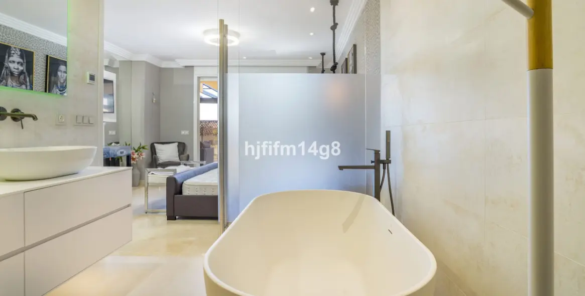 Venta de apartamento en planta baja en Nueva Andalucía 14