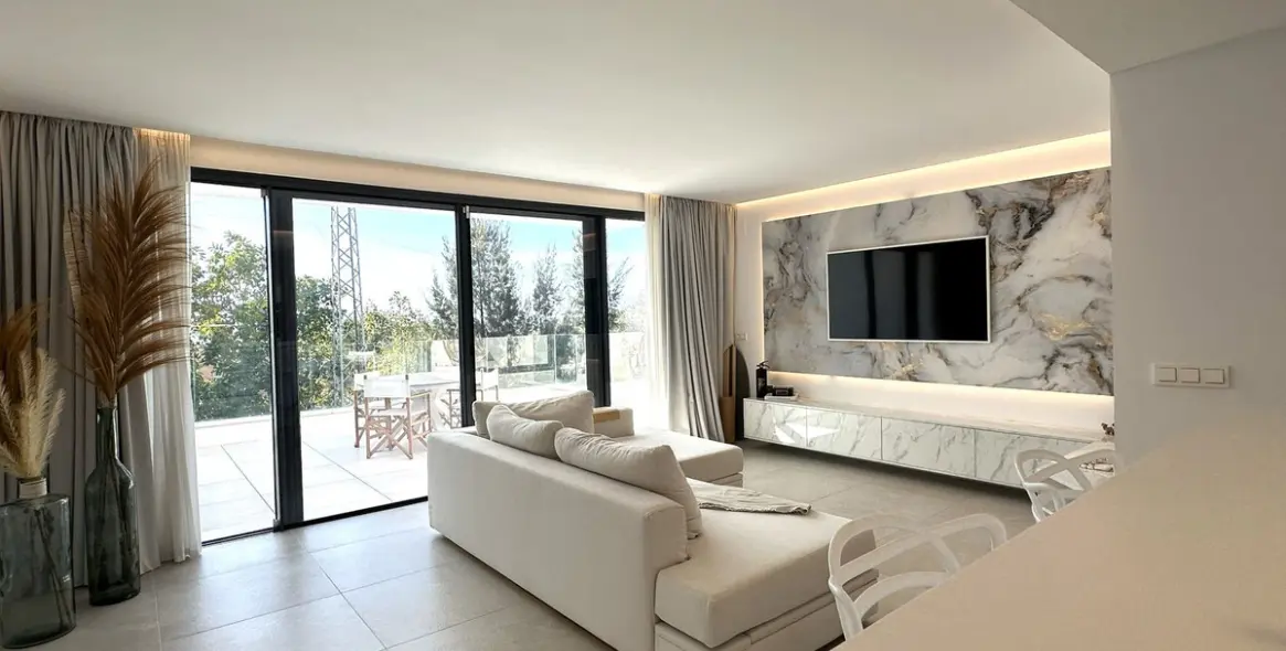 Sale of penthouse duplex in Cabopino 22