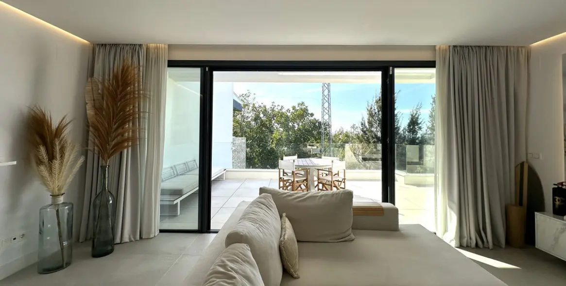 Sale of penthouse duplex in Cabopino 24