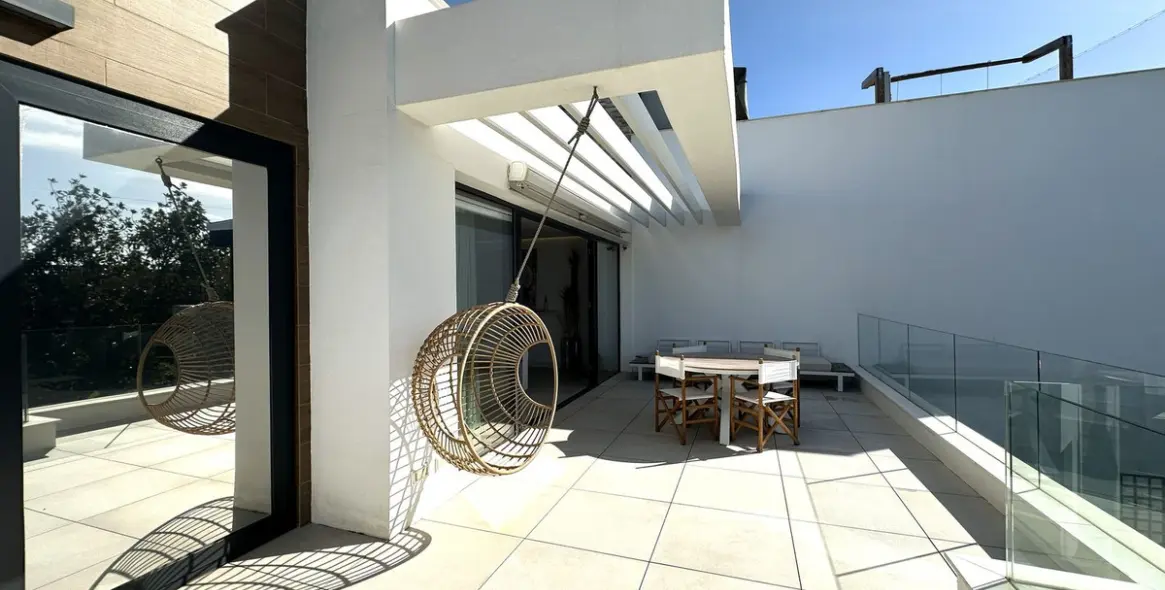 Sale of penthouse duplex in Cabopino 30