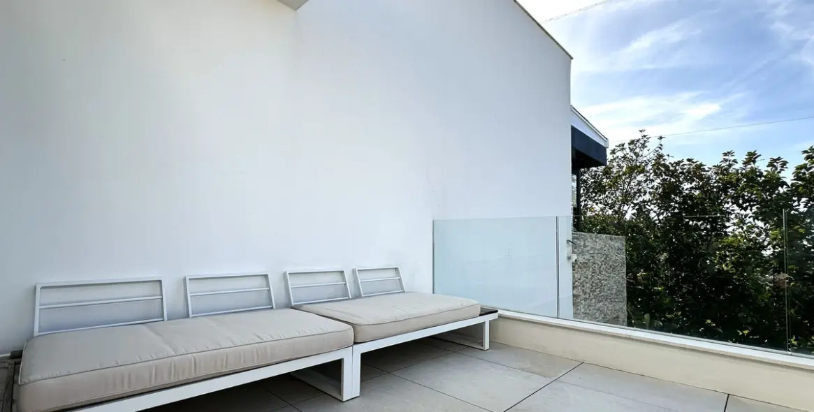 Sale of penthouse duplex in Cabopino 31