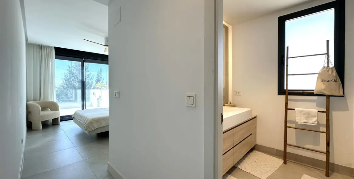 Sale of penthouse duplex in Cabopino 35