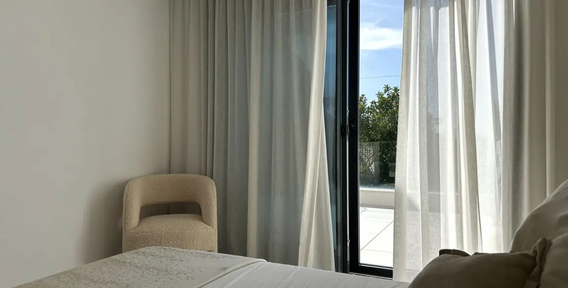 Sale of penthouse duplex in Cabopino 38