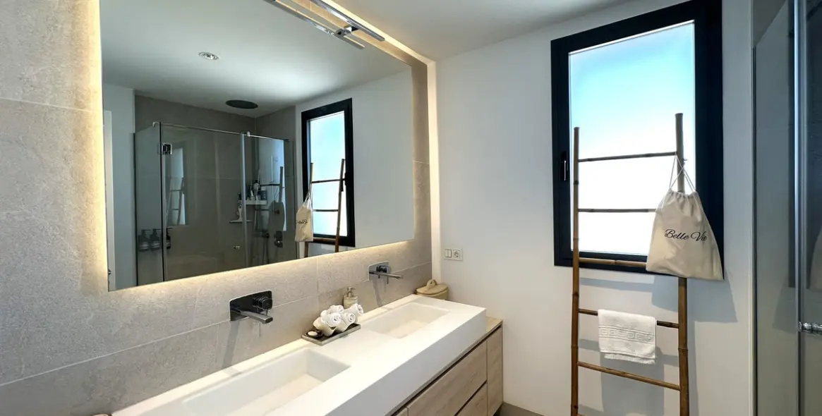 Sale of penthouse duplex in Cabopino 40