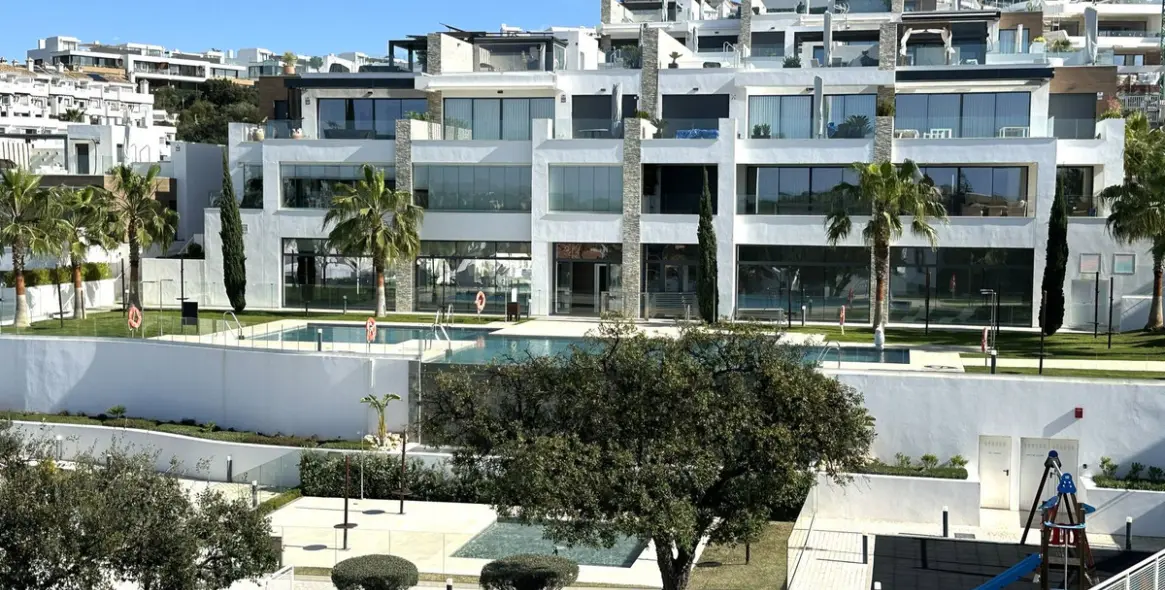 Sale of penthouse duplex in Cabopino 60