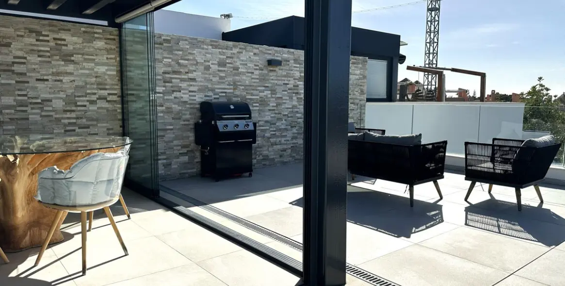 Sale of penthouse duplex in Cabopino 64