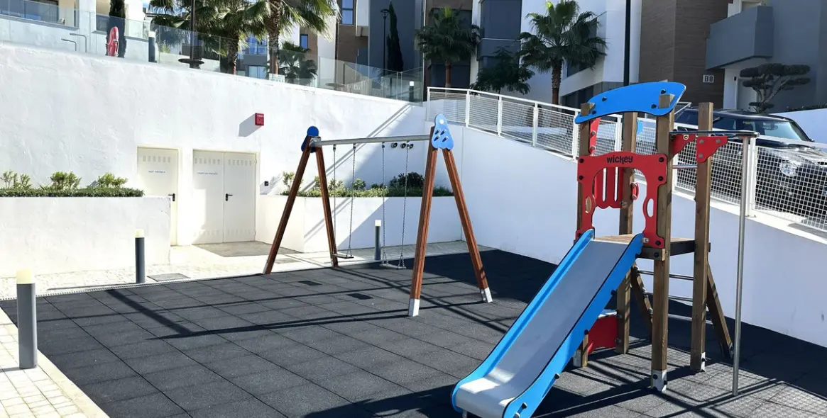 Sale of penthouse duplex in Cabopino 72