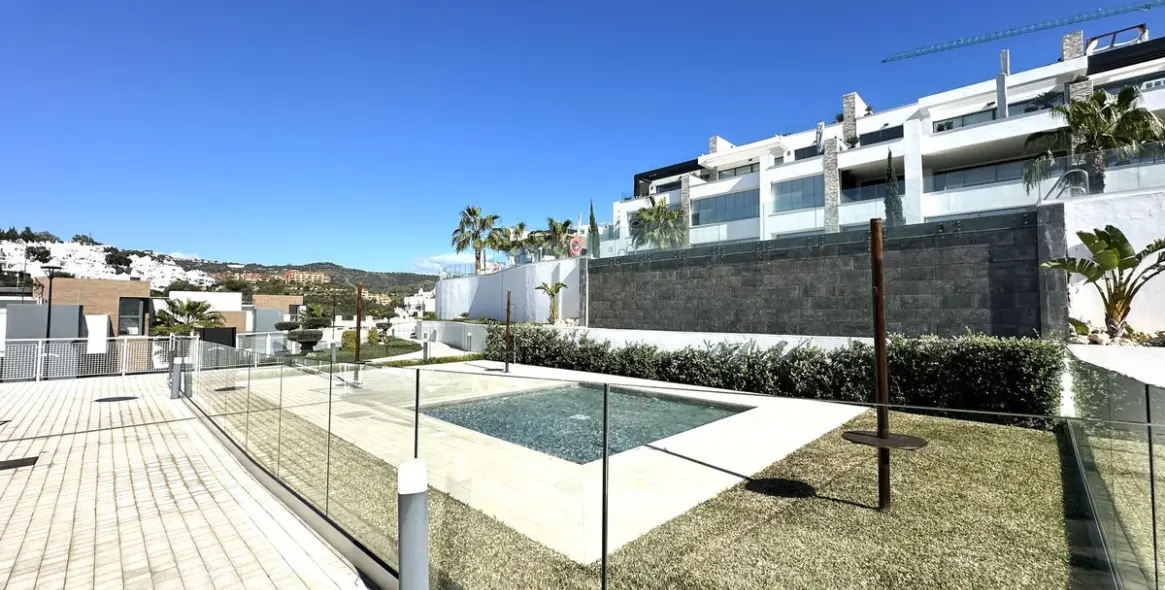 Sale of penthouse duplex in Cabopino 73