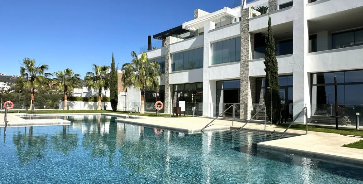 Sale of penthouse duplex in Cabopino 74