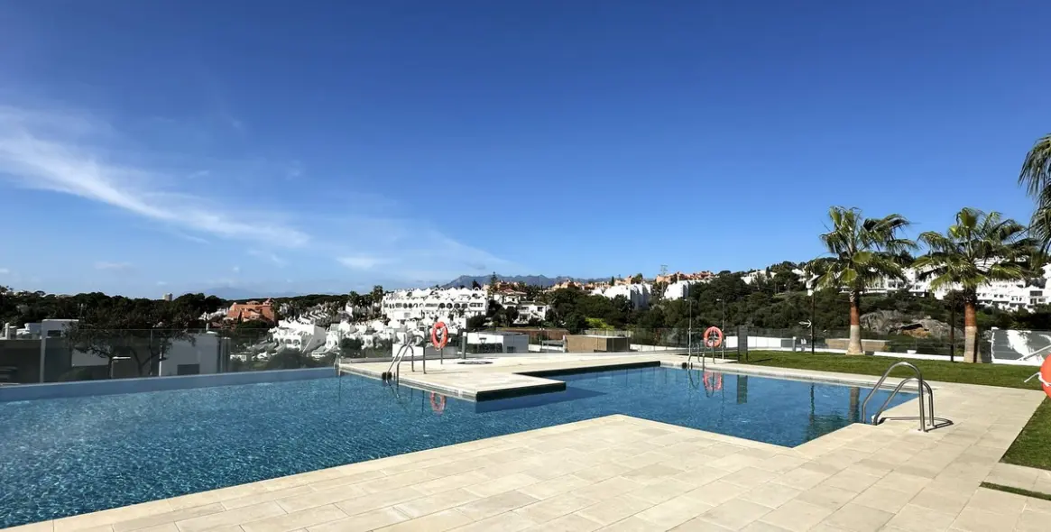 Sale of penthouse duplex in Cabopino 75