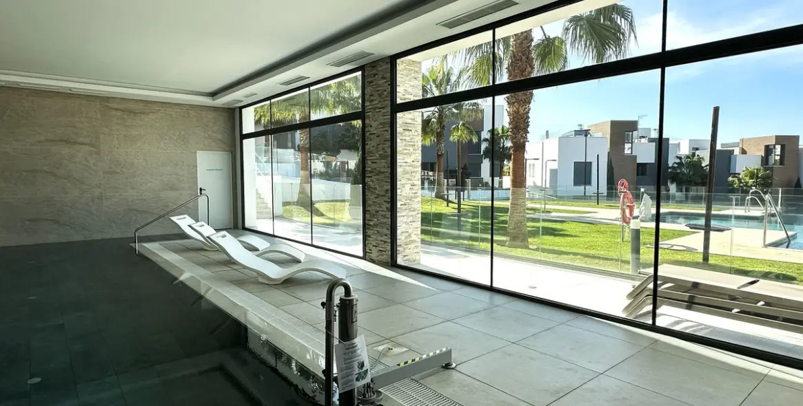 Sale of penthouse duplex in Cabopino 77