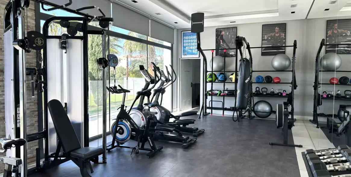 Sale of penthouse duplex in Cabopino 79