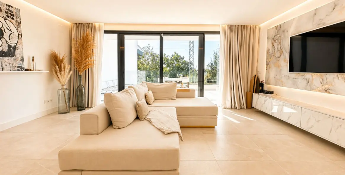 Sale of penthouse duplex in Cabopino 6