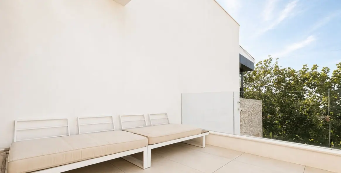 Sale of penthouse duplex in Cabopino 8