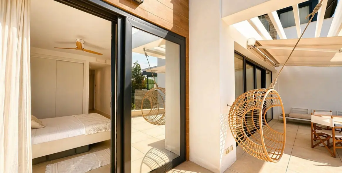 Sale of penthouse duplex in Cabopino 11