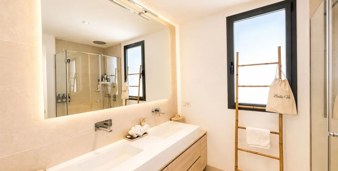 Sale of penthouse duplex in Cabopino 13