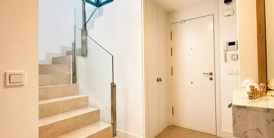Sale of penthouse duplex in Cabopino 22