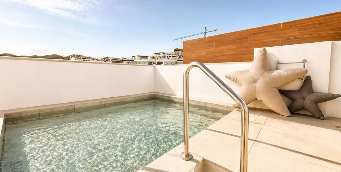 Sale of penthouse duplex in Cabopino 29
