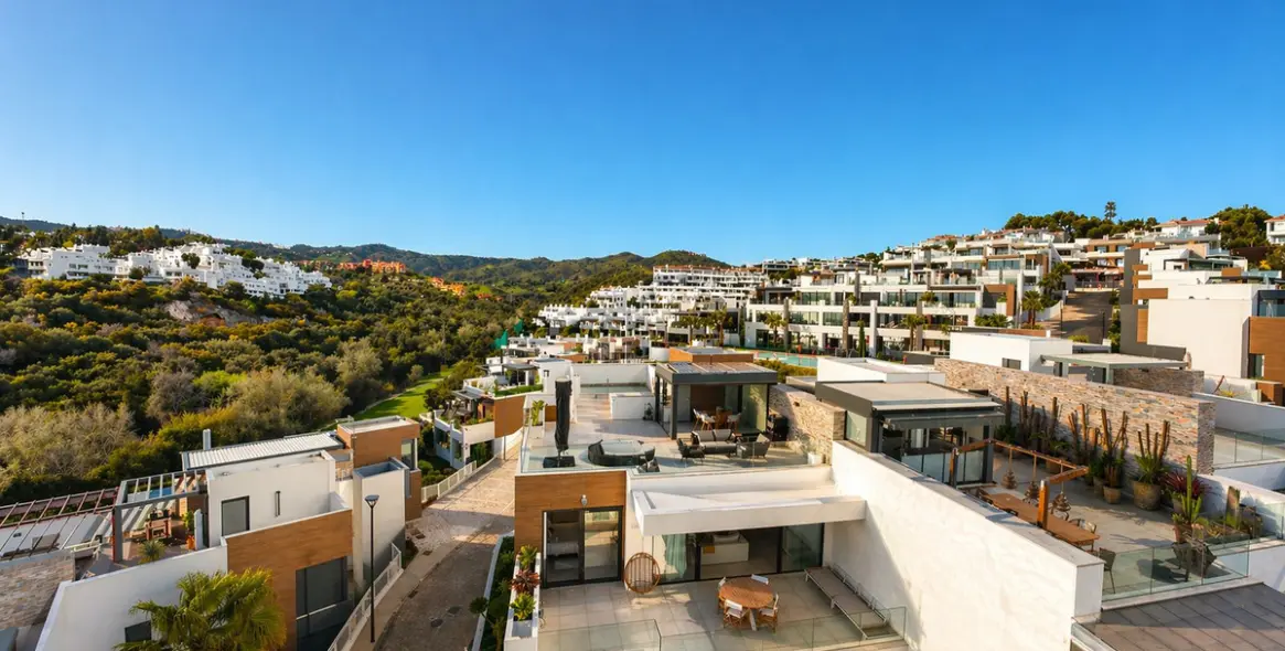 Sale of penthouse duplex in Cabopino 30